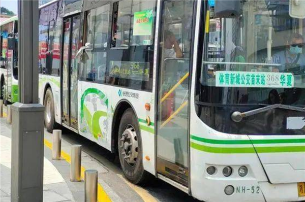 长沙公交迎来全新“里程碑” 全力以赴办好人民满意公交