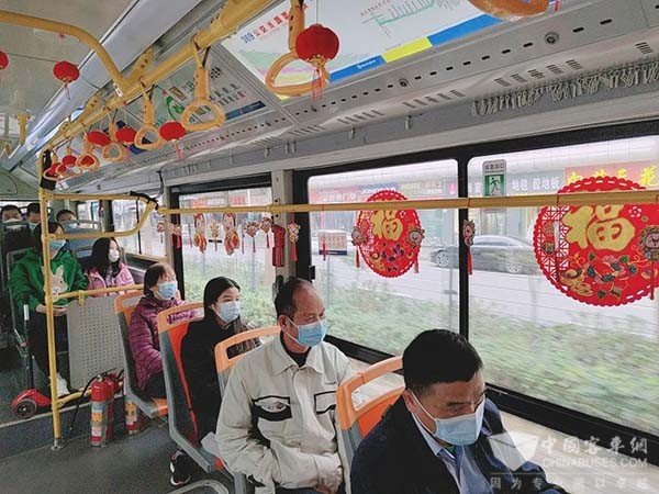 深圳市东部公交 兔年 主题公交车