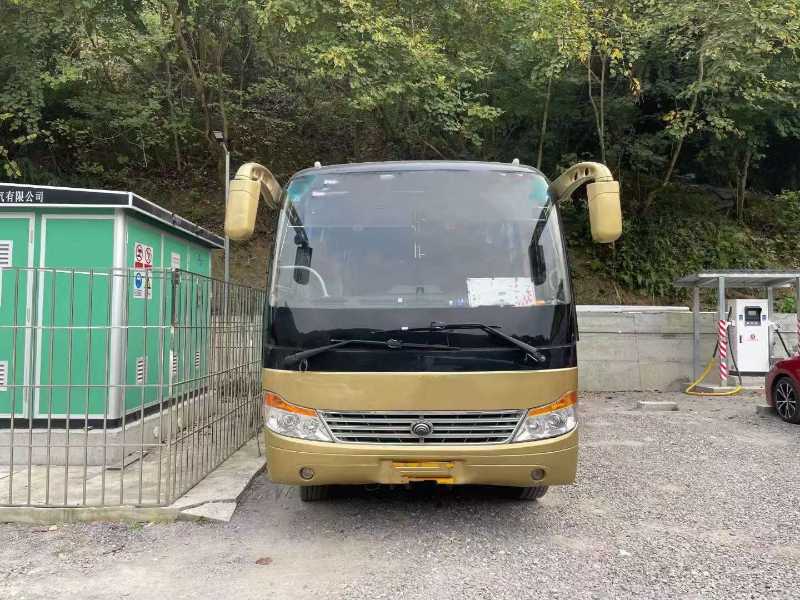 2017年8月 可提双档30座国五空调暖气宇通6752客车