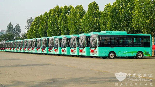 吉利星际客车 襄阳谷城 农村客运车辆 便民公交系统