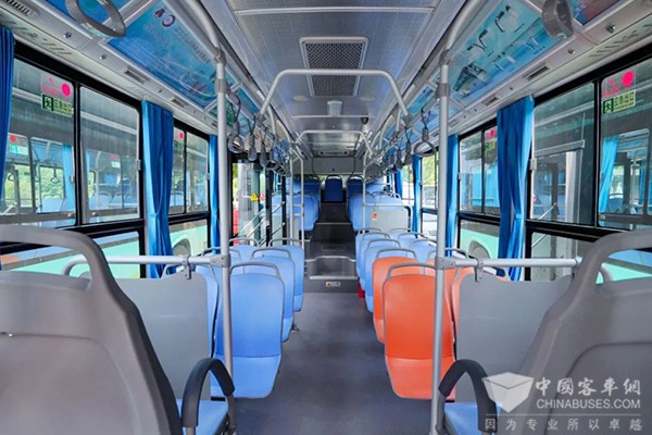 吉利星际客车 襄阳谷城 农村客运车辆 便民公交系统
