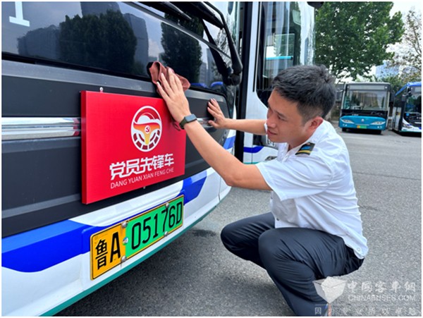 济南公交 K169路 安全运营 敬老之心 专职司机