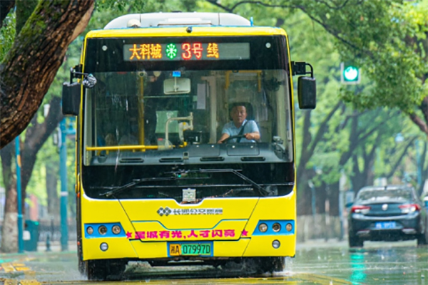 长沙公交炫酷出街 专属“长沙人才巴士”沉浸式了解这座城市