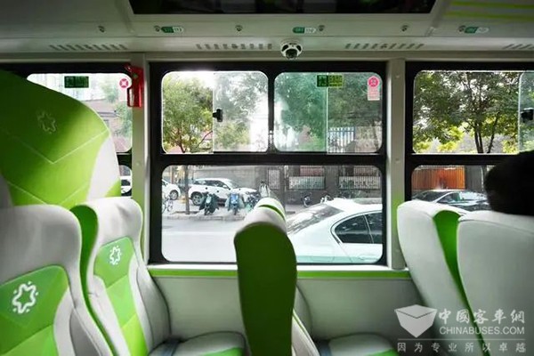 通学公交车 秋季学期 安全方面 新选择