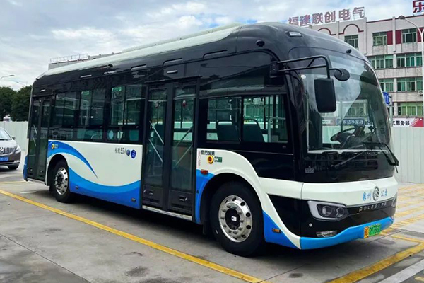 亮相泉州公交 10台盘毂动力全新8.8米“地铁巴士”车型投运