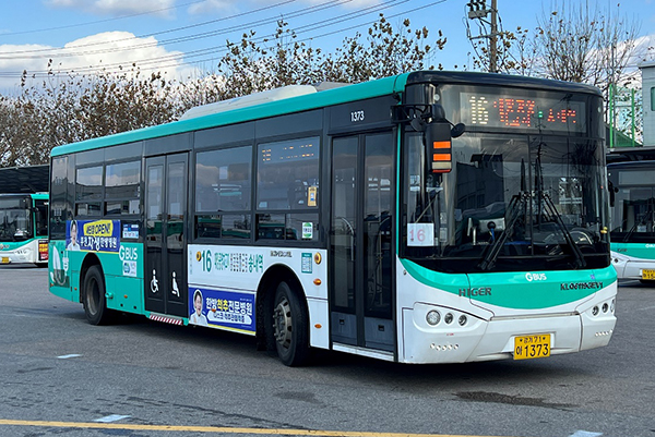 再次在韩国市场投运 50台搭载微宏快充电池系统纯电动巴士亮相
