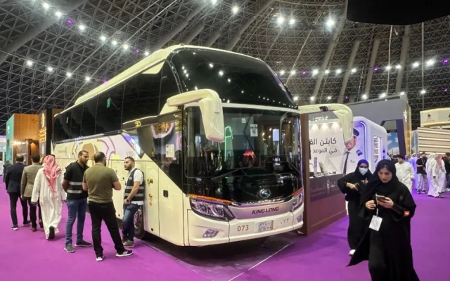 中国客车彰显实力 龙威II代亮相沙特朝觐博览会