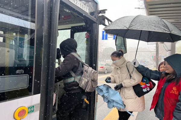 南京公交万人备勤雨雪天，只为您稳稳的出行