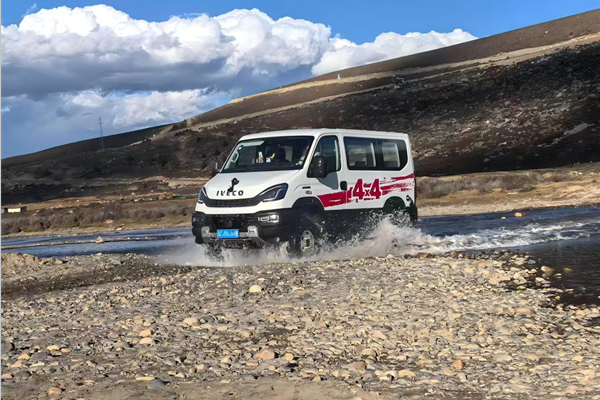 五一逃离城市：开着欧霸·山海，去川藏线安个家