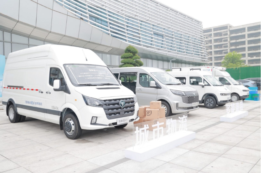 图雅诺X7 EV用四个不等式定义新能源轻客重载标准
