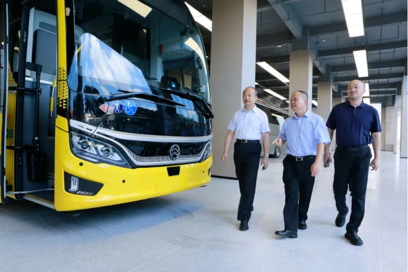 金旅客车全球营销中心正式启用，集团领导考察鼓劲