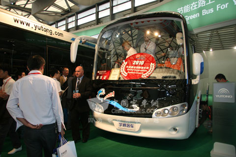  宇通ZK6100EGAA获得2010年度最佳创新客车奖 