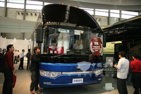  宇通ZK6122H9获得2010年度最佳客车奖