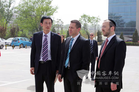 以色列环境部长代表团访问福田汽车欧V新能源客车公司