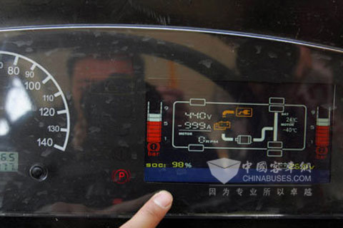 东风云汽生产的新能源客车控制面板