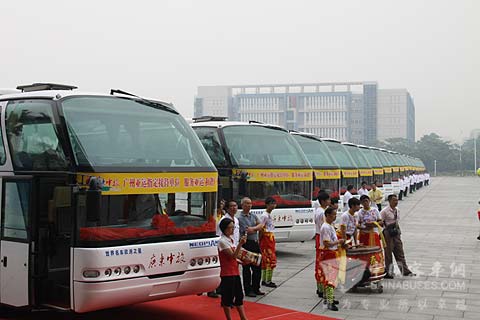 青年汽车向广州中国旅行社股份有限公司交付的30辆欧洲之星