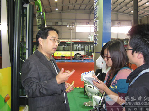 中通新能源客车:国际汽车零部件博览会上显风采