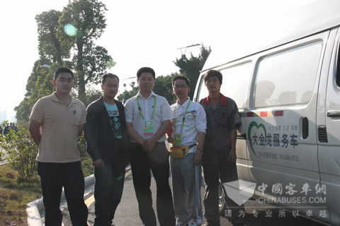 大金龙驻扎在亚运村的服务保障团队