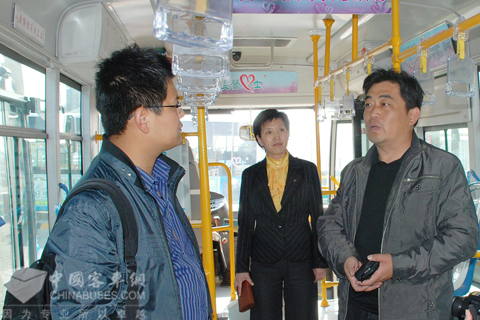 青岛交运集团温馨巴士顺达分公司史顺副书记史书记介绍车辆运营状况