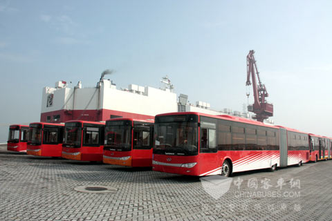 大金龙18米BRT客车批量出口海外