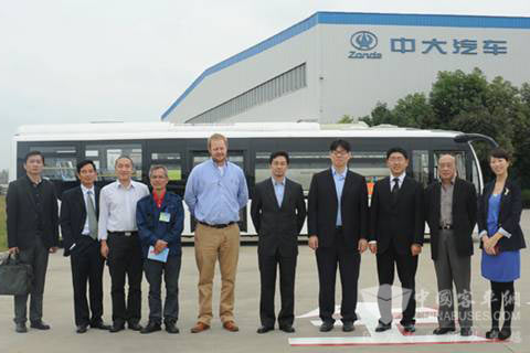 日本三菱扶桑公司代表团考察中大新能源客车
