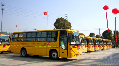 无锡市惠山区中小学生校车使用的66辆厦门金旅专用校车