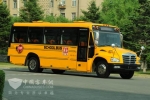 解放CA6900SFD21校车为祖国花朵保驾护航