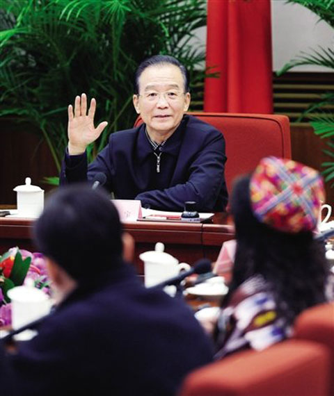 2月7日,温家宝听取基层群众对《政府工作报告(征求意见稿)》的意见和建议