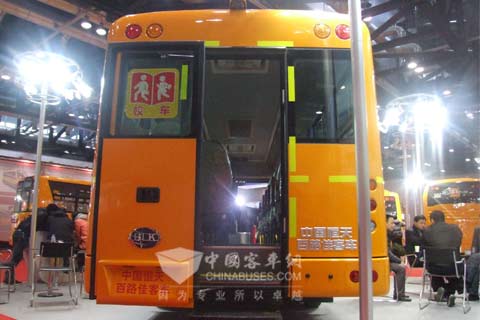 百路佳校车