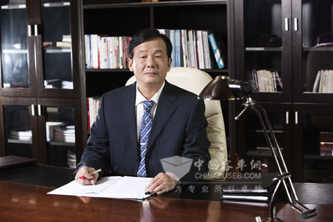 汤玉祥代表:校车安全必须与国际接轨
