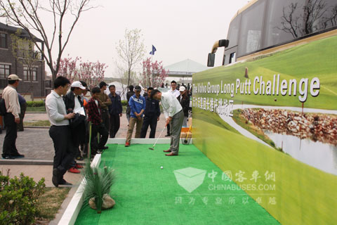 西沃客车亮相VOLVO天津滨海湖高尔夫球赛