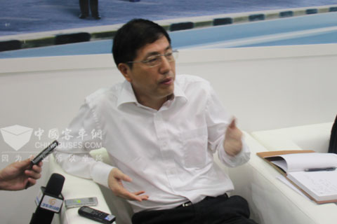 福田欧辉副总经理刘国强接受记者采访