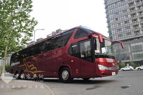 海格代卧VIP客车的大气外形