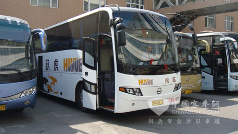 西沃900i客车2012年度巡展正式启航