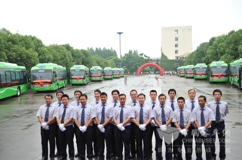 扬子江新型纯天然气空调公交客车WG6120NHA4投入537线路运营