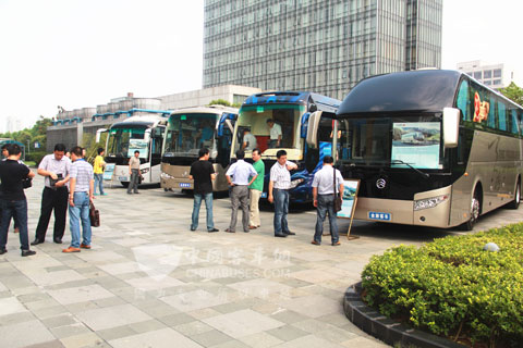 宁波客户参观金旅展车