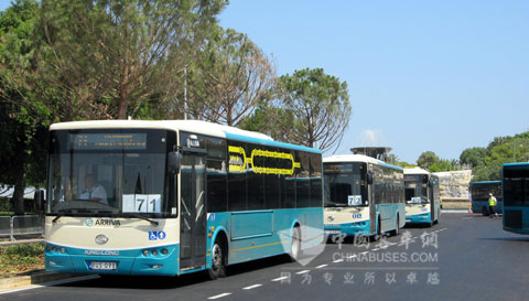 在马耳他上线运行的大金龙公交车