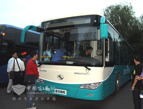 大金龙混合动力车XMQ6127GHEV4