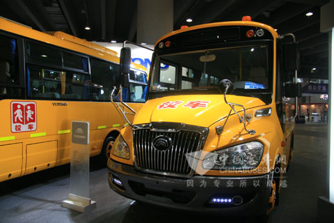 宇通小钢侠客校车