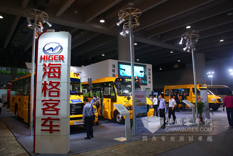广州车展现场的海格智慧校车