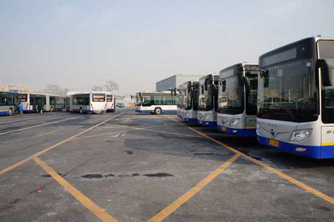由福田欧辉精心打造的LNG清洁能源系列BRT公交车