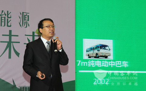 海格客车技术中心副主任李江介绍海格纯电动产品