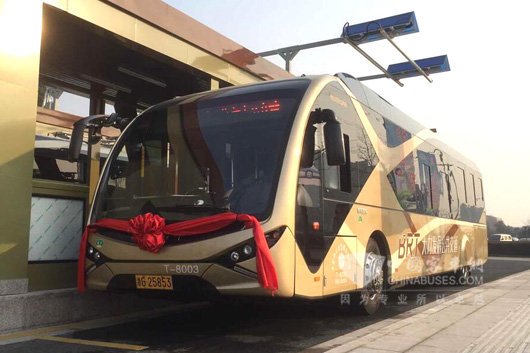 青年客车12米纯电动BRT新品