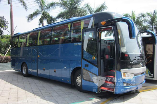 五洲龙经典旅游车型FDG6128