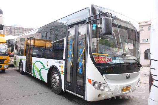 湘潭公交去年投运的宇通插电式气电混合动力公交车
