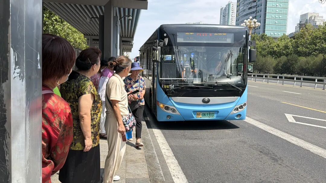 山东烟台｜推行“错时发车”新模式，首批试点覆盖五区14条线路