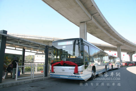海格混合动力公交KLQ6129投入苏州市区运营