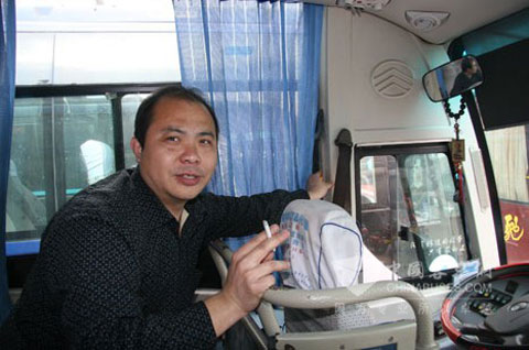 邯郸运输公司司机张师傅接受客车网记者采访