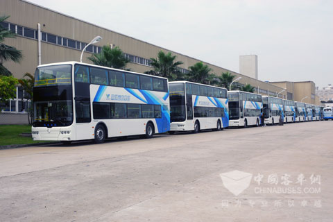 2010年金旅30辆双层公交批量交付深圳运发集团
