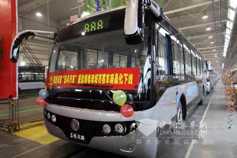 即将投入到河北省唐山市和湖北省襄樊市运营的东风天翼纯电动客车